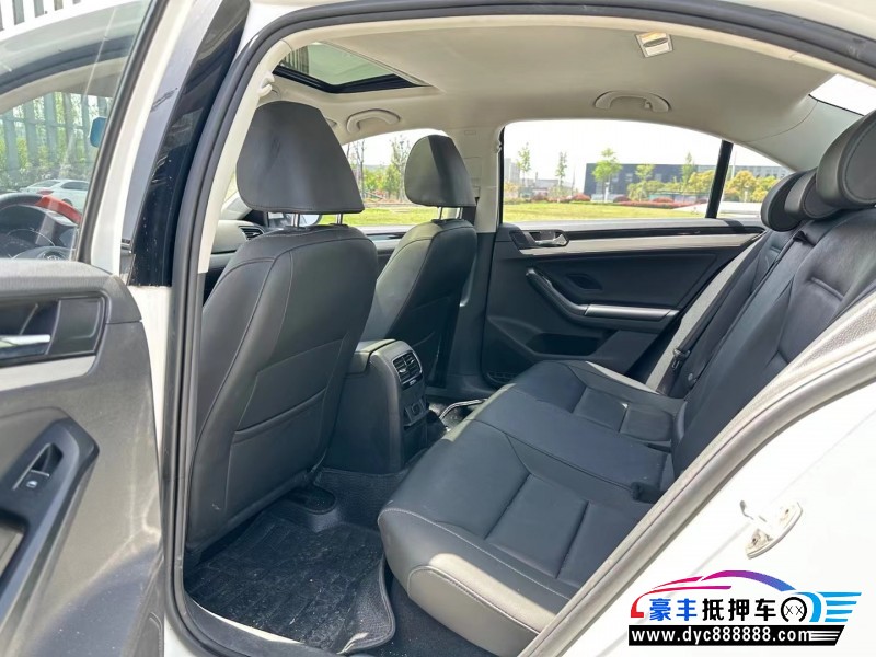 18年大众速腾轿车抵押车出售