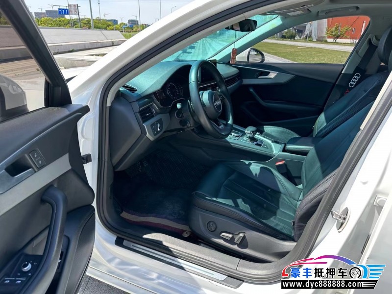 17年奥迪A4轿车抵押车出售