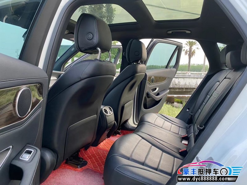 17年奔驰GLCSUV抵押车出售