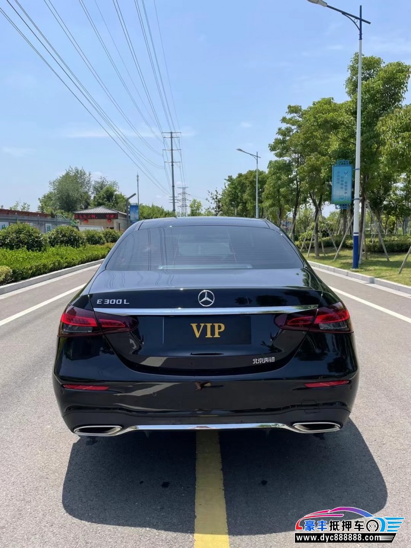 22年奔驰E轿车抵押车出售