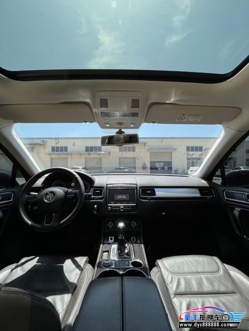 16年大众途锐轿车抵押车出售