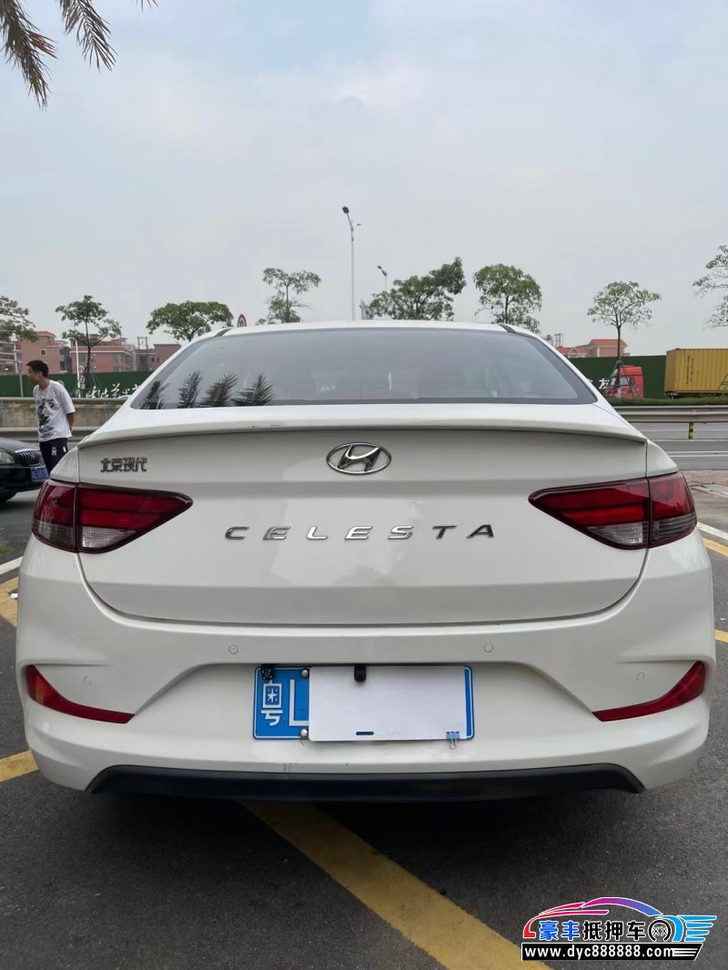 19年现代悦动轿车抵押车出售