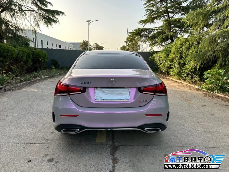 20年奔驰A轿车抵押车出售