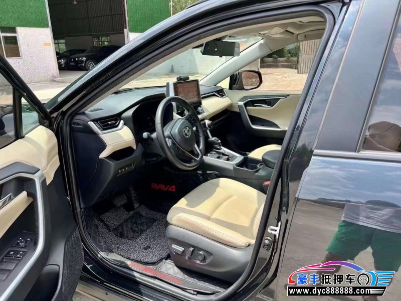 20年丰田RAV4轿车抵押车出售