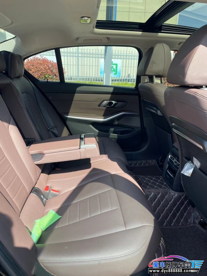 20年宝马3系轿车抵押车出售