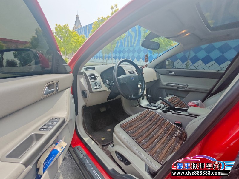 11年沃尔沃S40轿车抵押车出售