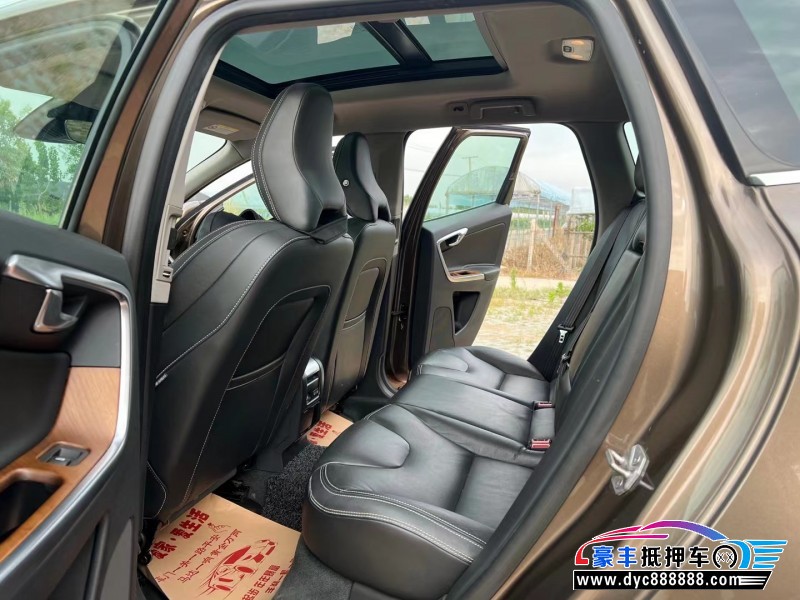 15年沃尔沃XC60轿车抵押车出售