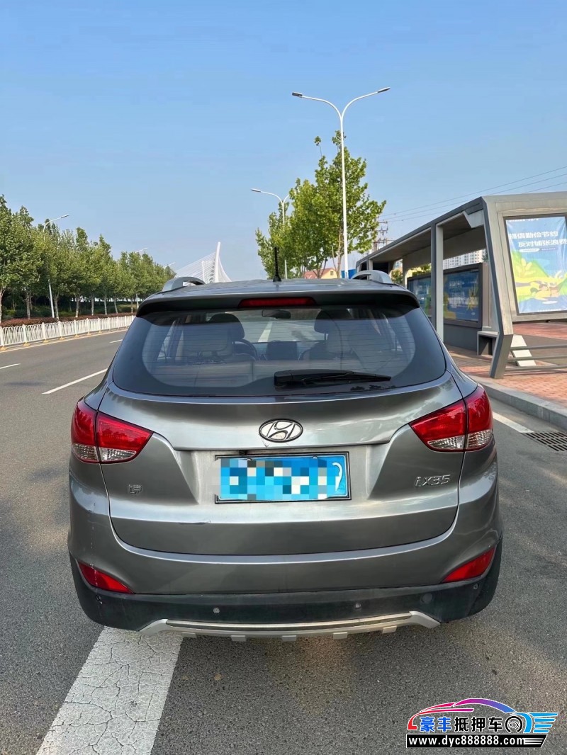 13年现代ix35轿车抵押车出售