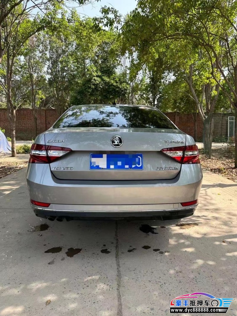 18年斯柯达速派轿车抵押车出售