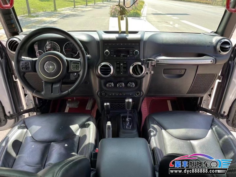 17年Jeep牧马人轿车抵押车出售