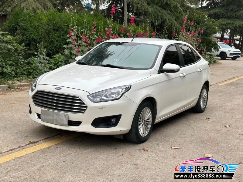 15年福特福睿斯轿车抵押车出售