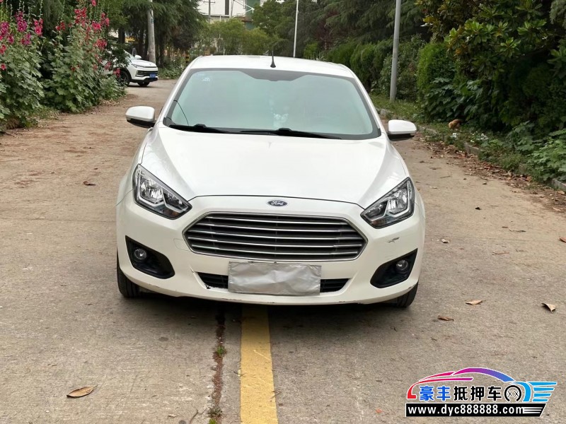 15年福特福睿斯轿车抵押车出售