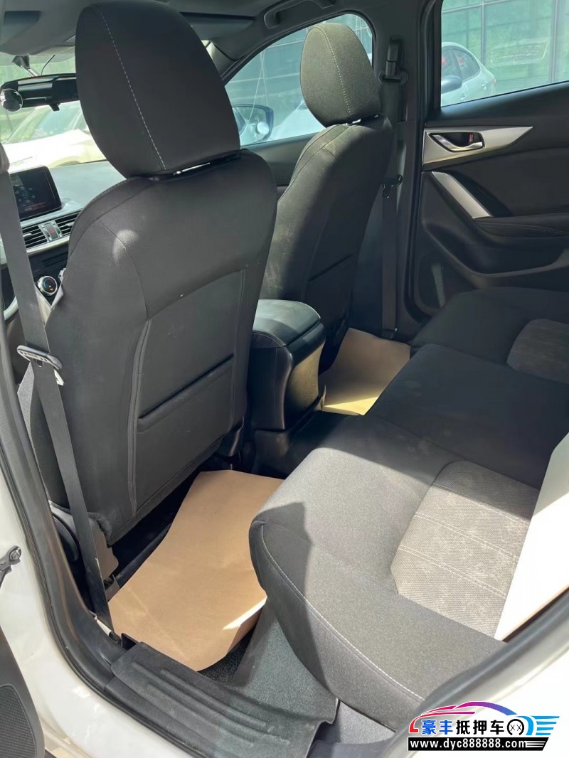 16年马自达CX-4轿车抵押车出售