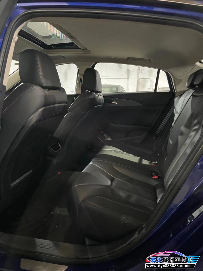 22年红旗H5轿车抵押车出售