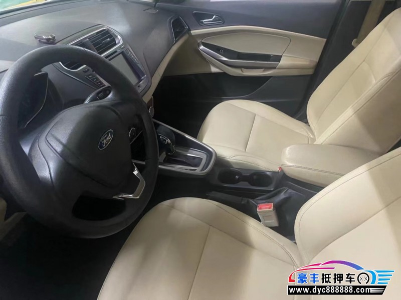 17年福特福睿斯轿车抵押车出售