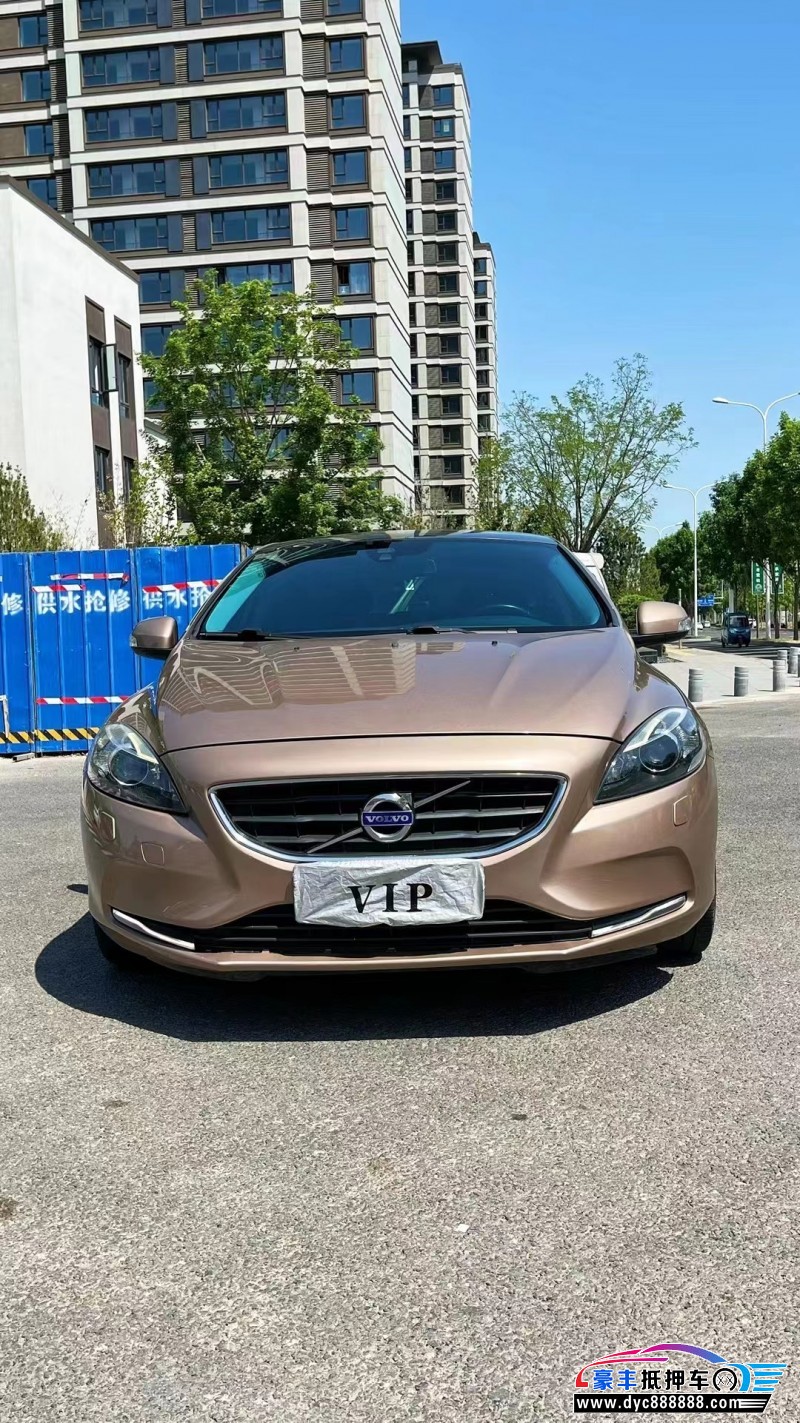 16年沃尔沃V40轿车抵押车出售