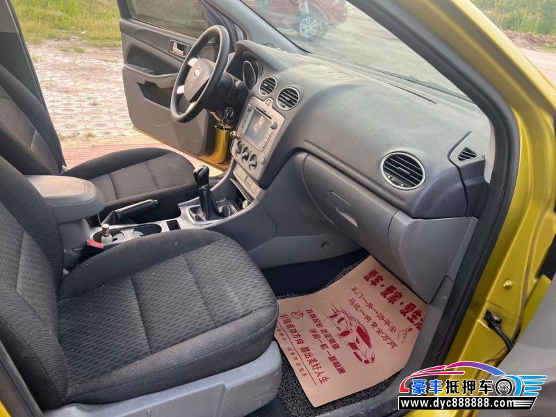 13年福特福克斯轿车抵押车出售