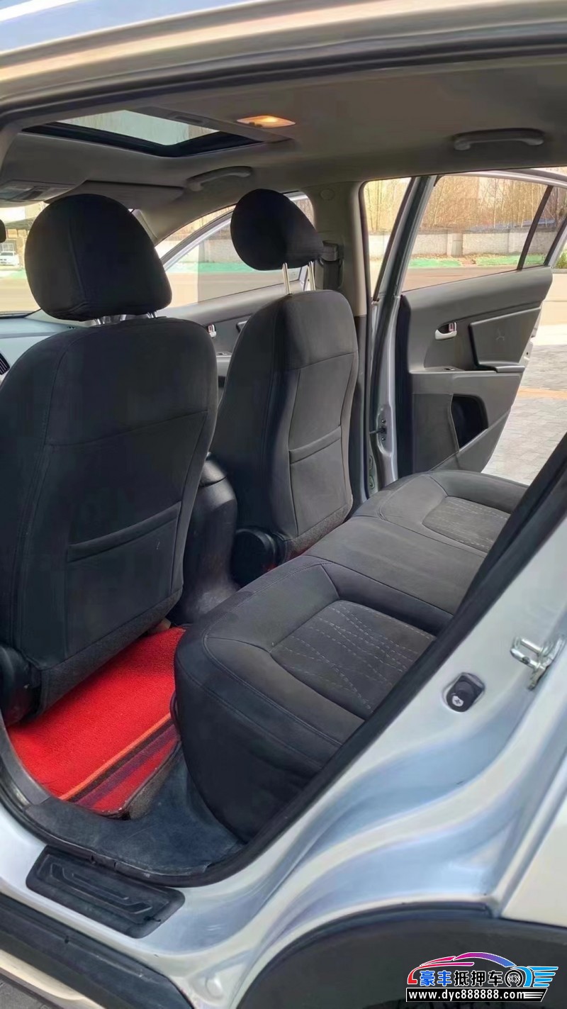 15年起亚智跑轿车抵押车出售