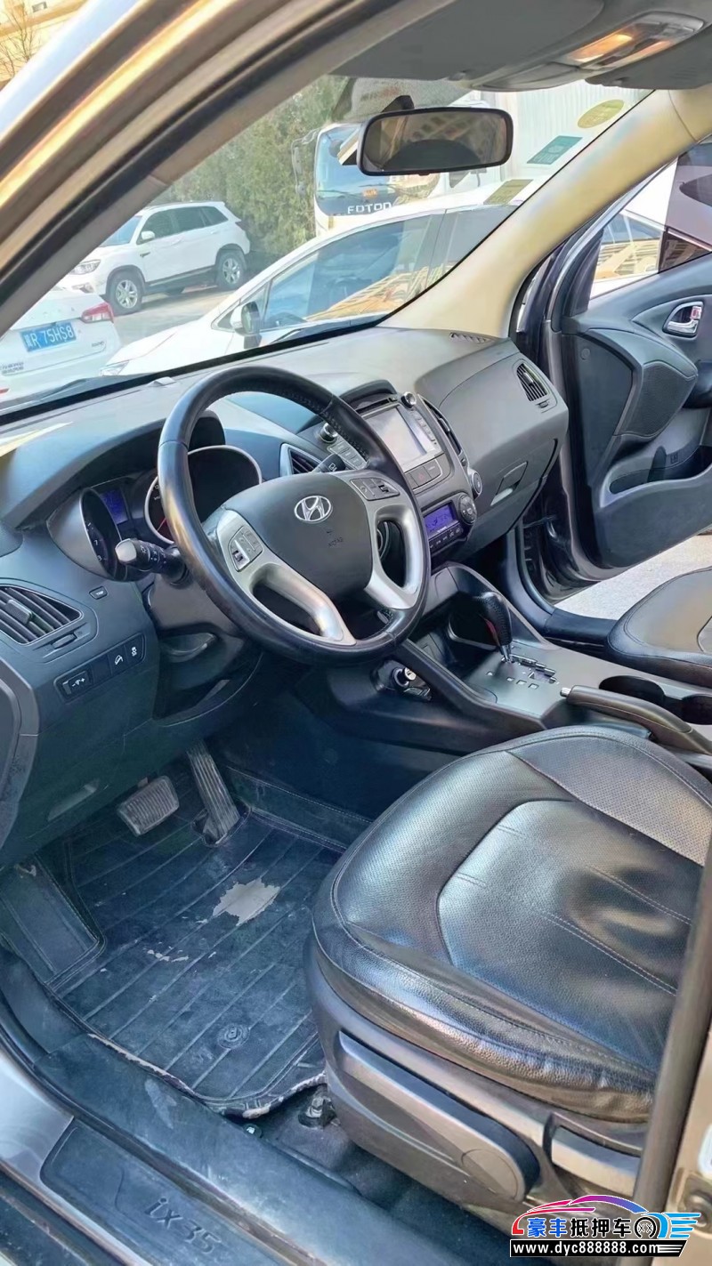 15年现代ix35轿车抵押车出售