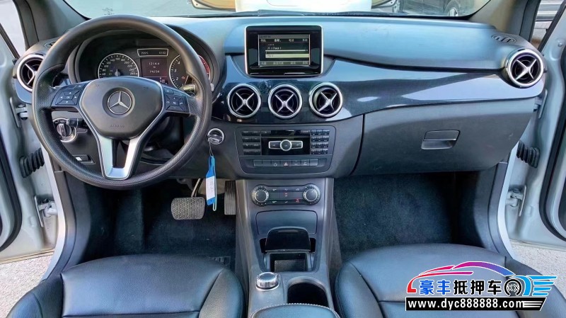 13年奔驰B级轿车抵押车出售