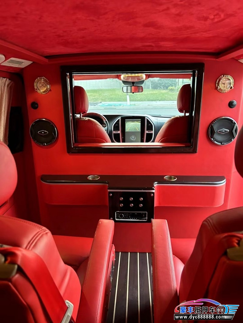 17年奔驰威霆SUV抵押车出售