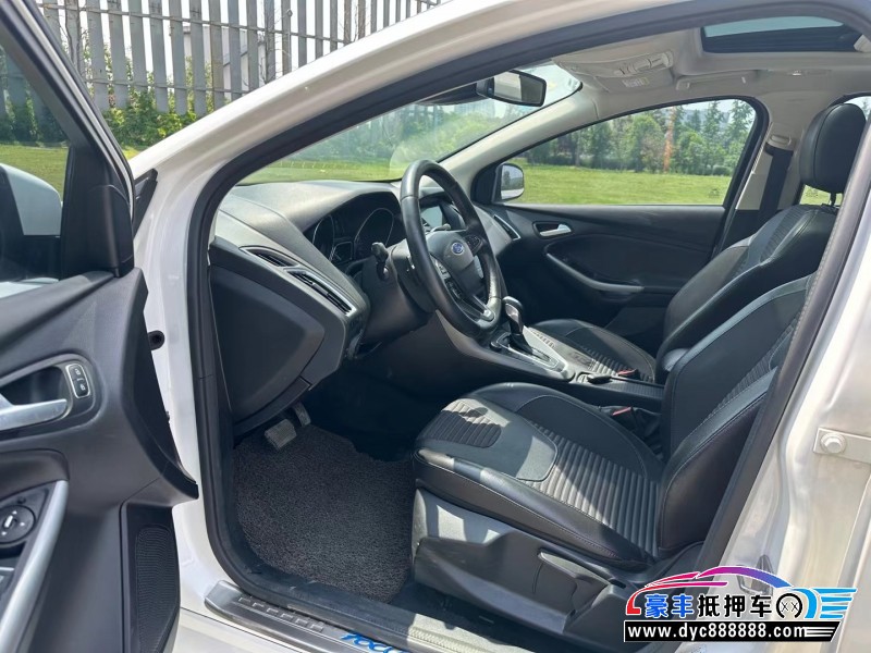 17年福特福克斯轿车抵押车出售