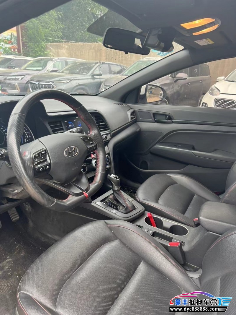 20年现代领动轿车抵押车出售