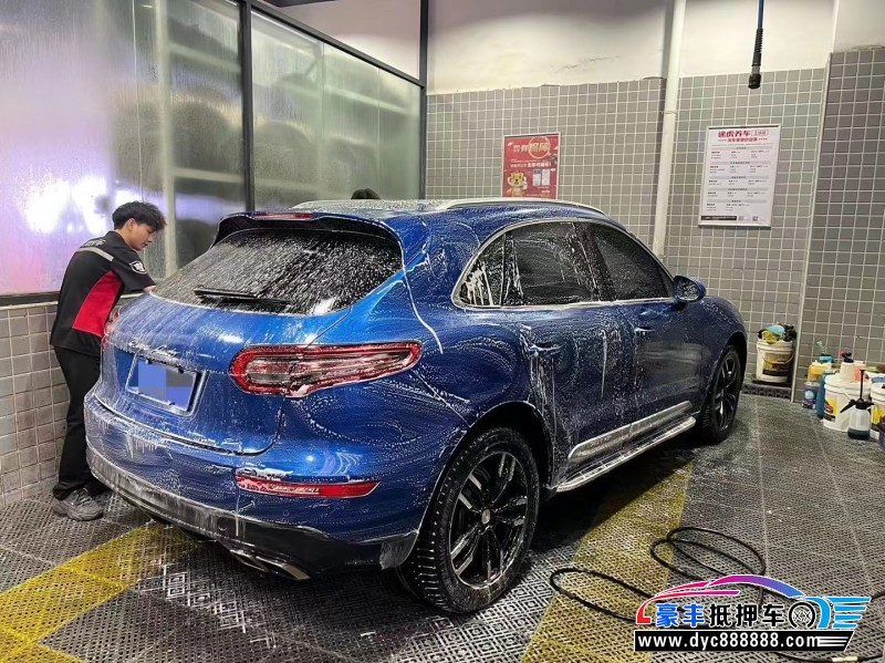 17年众泰SR9轿车抵押车出售