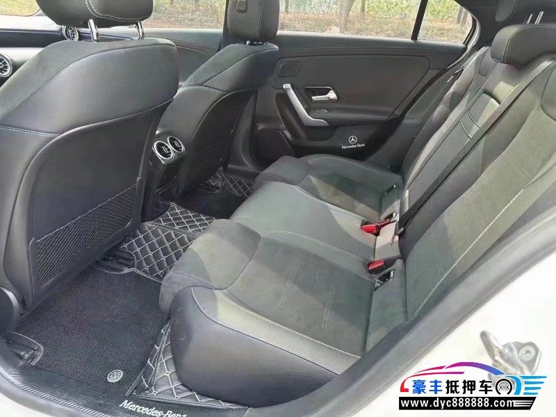 20年奔驰A轿车抵押车出售