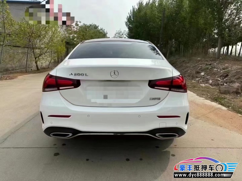 20年奔驰A轿车抵押车出售