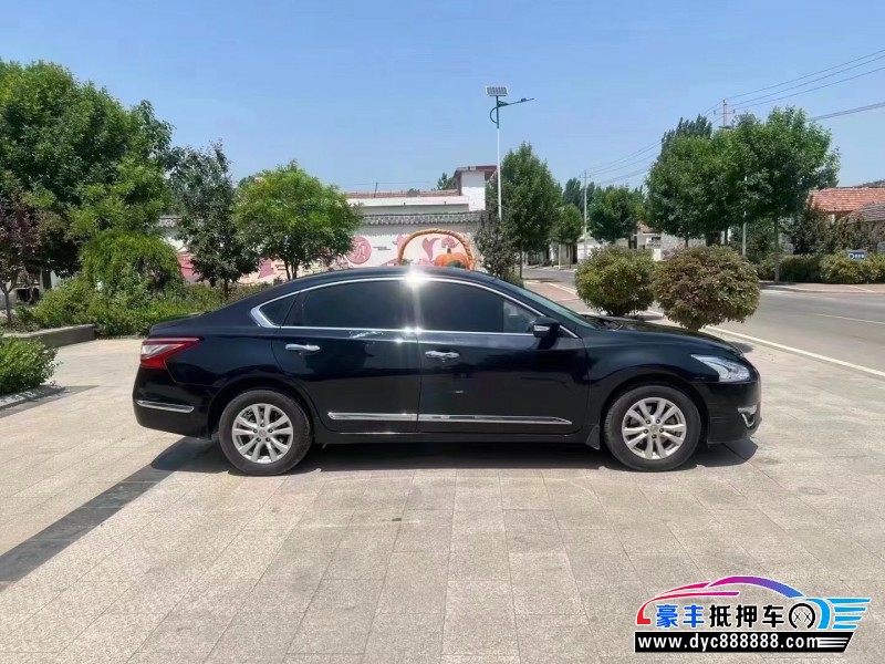 15年日产天籁轿车抵押车出售