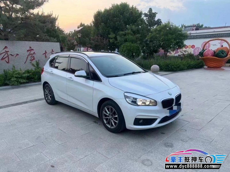 16年宝马2系轿车抵押车出售