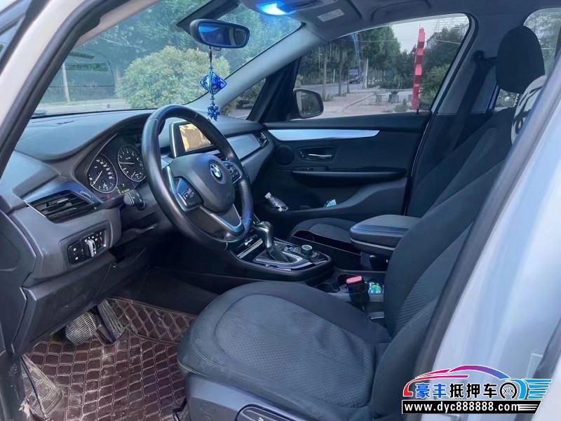 16年宝马2系轿车抵押车出售