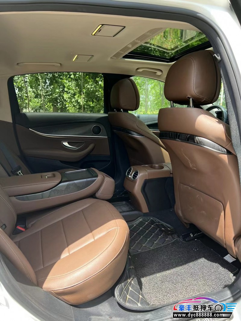 19年奔驰E轿车抵押车出售