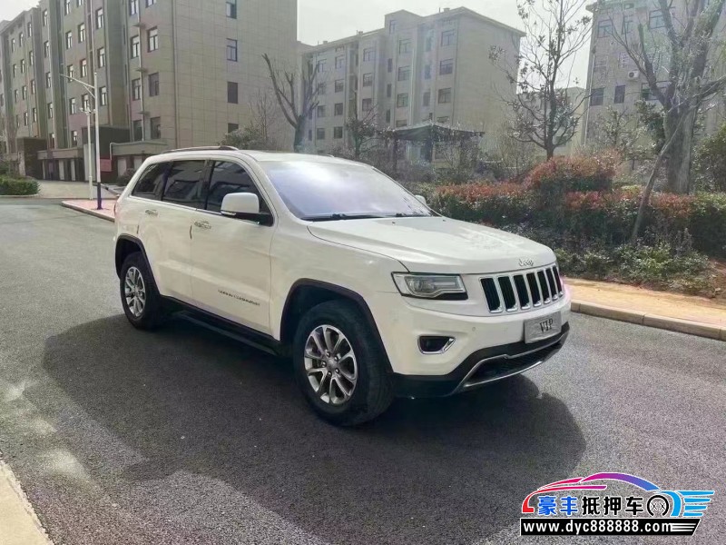 17年Jeep大切诺基轿车抵押车出售