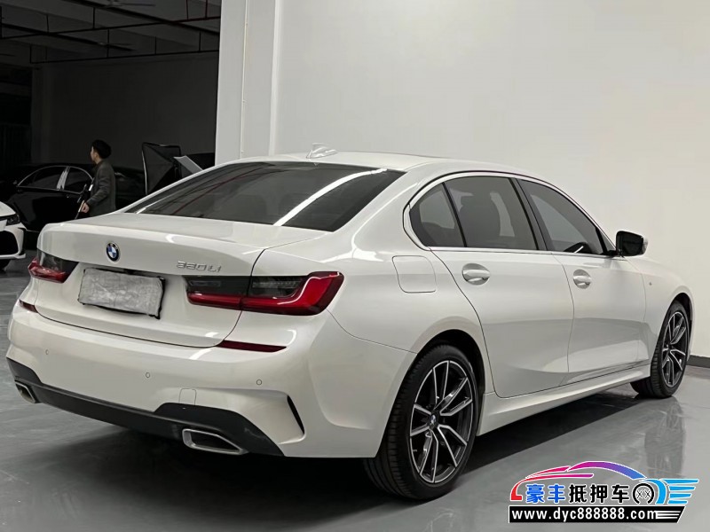 21年宝马3系轿车抵押车出售