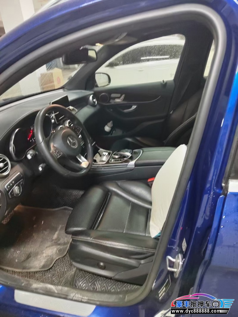 17年奔驰GLC轿车抵押车出售