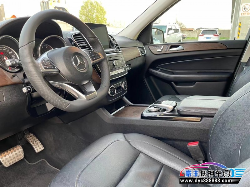 17年奔驰GLE轿车抵押车出售