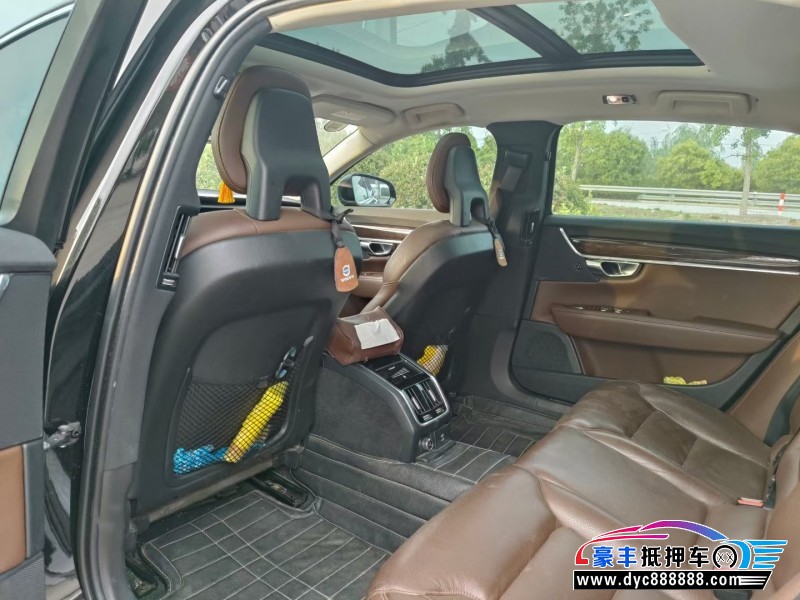 17年沃尔沃S90轿车抵押车出售