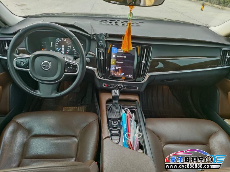 17年沃尔沃S90轿车抵押车出售