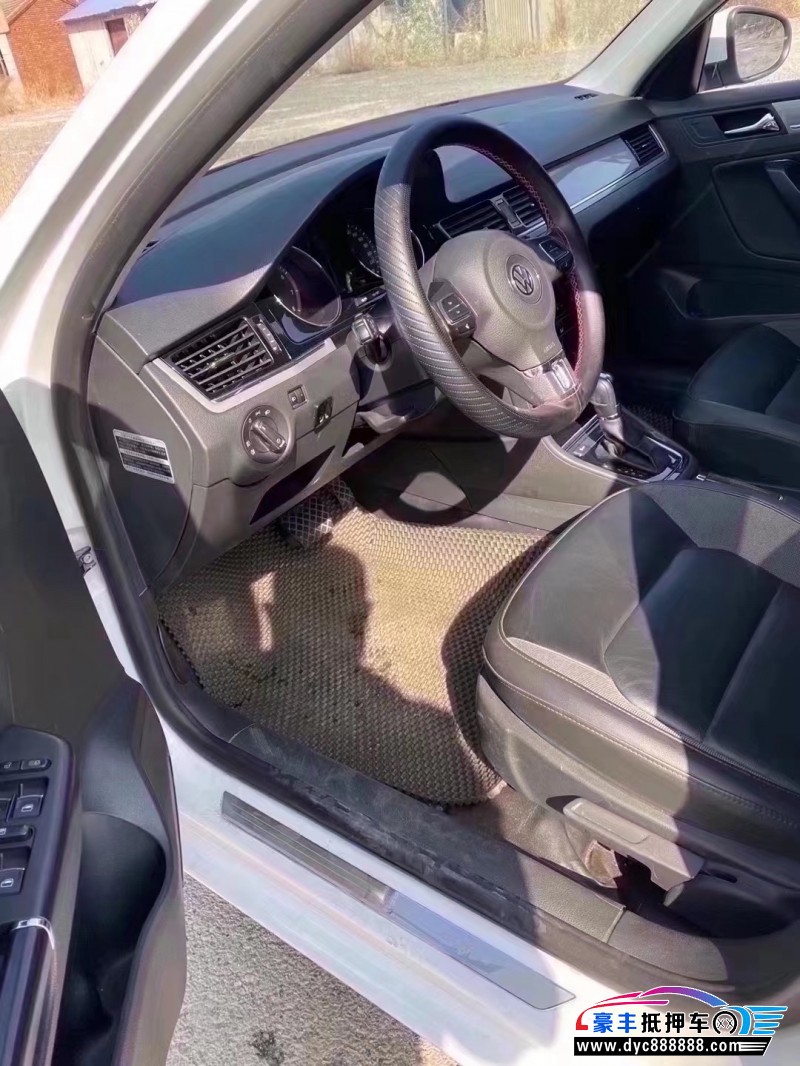 16年大众宝来轿车抵押车出售