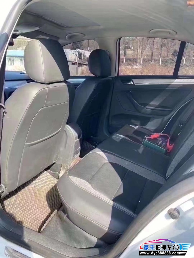 16年大众宝来轿车抵押车出售