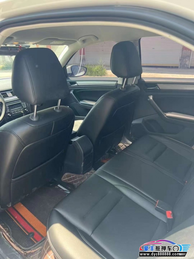 18年大众宝来轿车抵押车出售