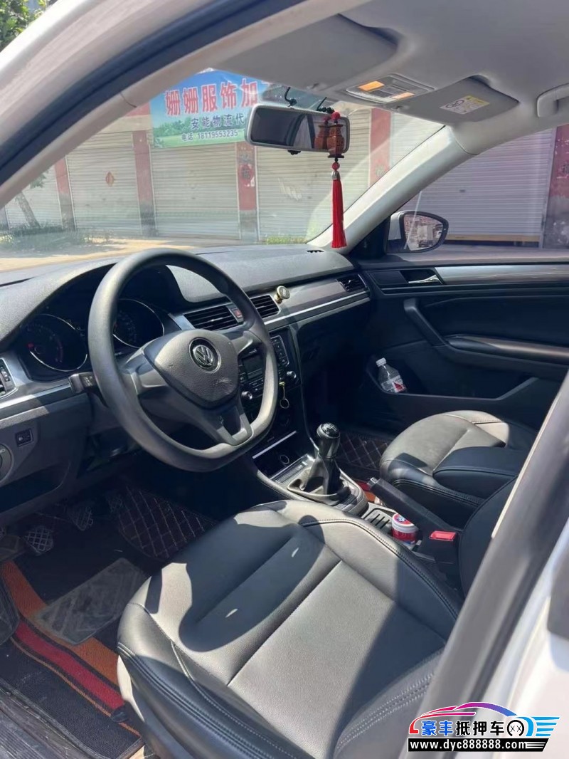 18年大众宝来轿车抵押车出售