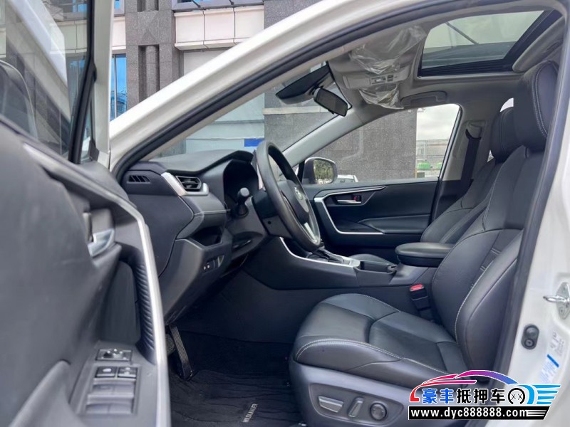 21年丰田威兰达轿车抵押车出售