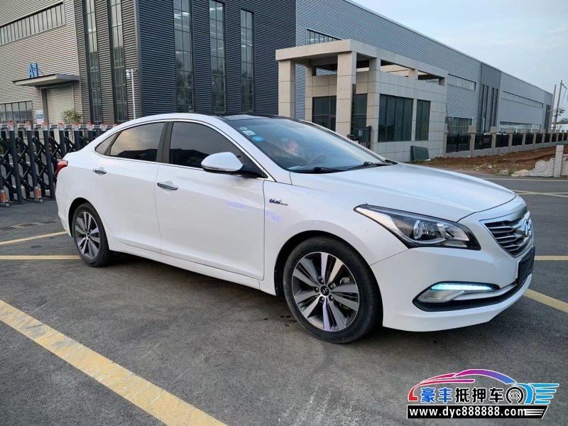 16年现代名图轿车抵押车出售