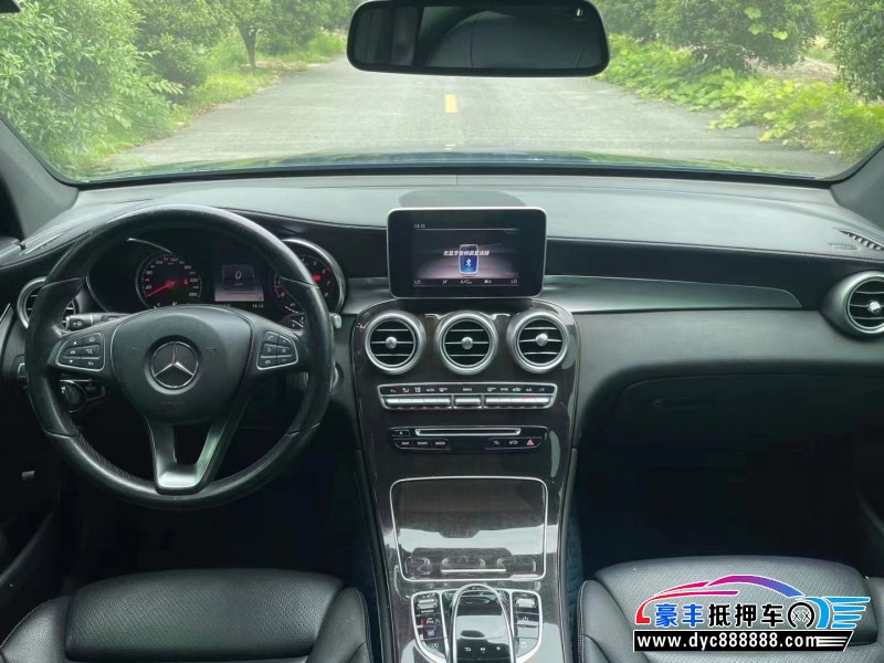 18年奔驰GLC轿车抵押车出售