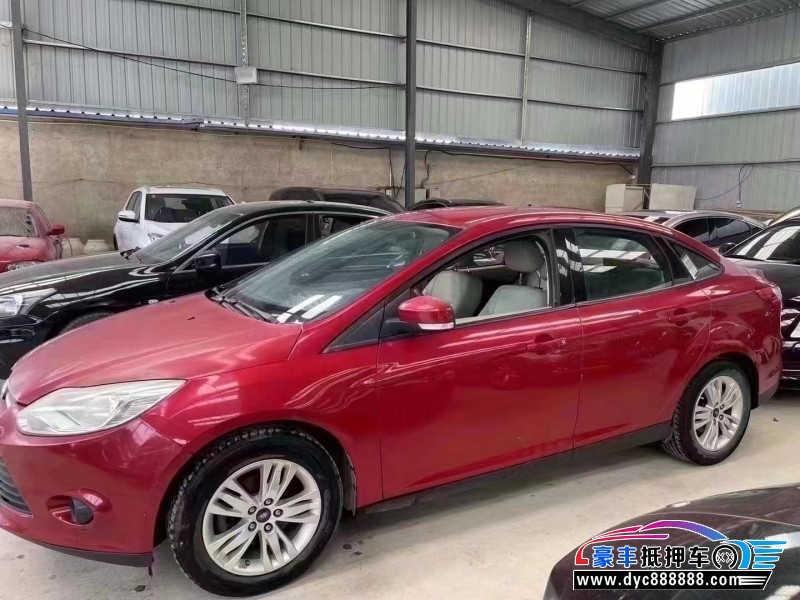 12年福特福克斯轿车抵押车出售