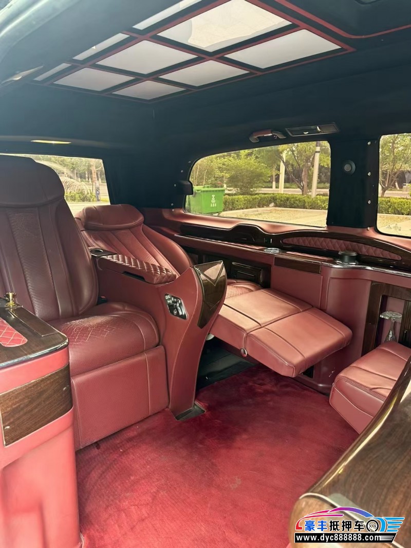 17年奔驰威霆MPV抵押车出售