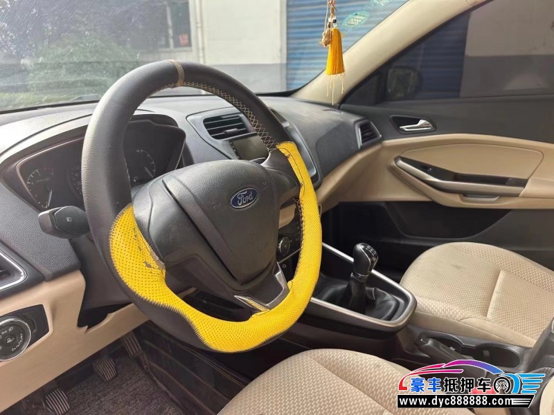 18年福特福睿斯轿车抵押车出售